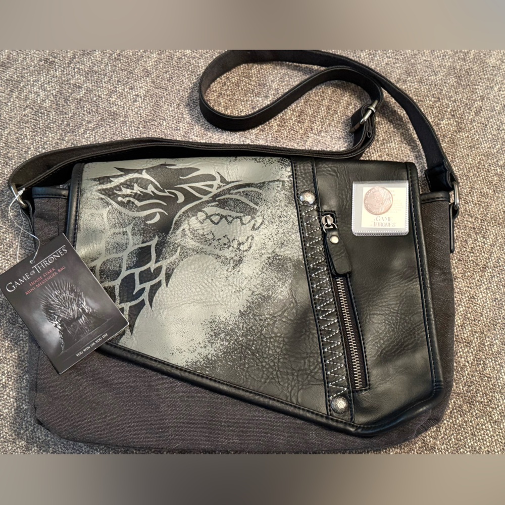 Official Game of Thrones HBO Messenger Bag & Coin NWT